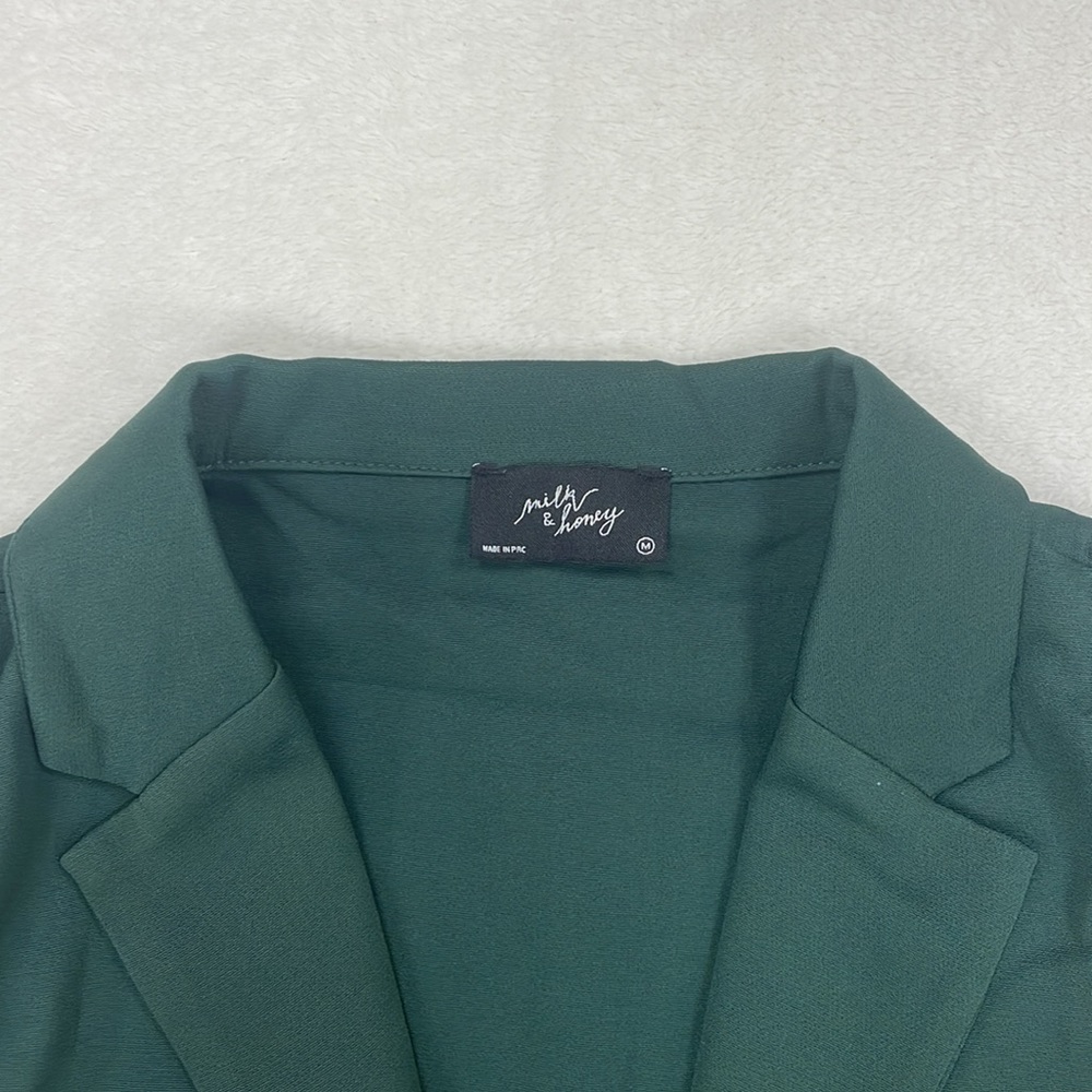 NWT Milk & Honey Green Women’s Top - Picture 3 of 5